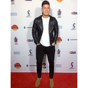 Meet your Posher, Matthew